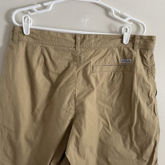 Columbia Men Sz 34 Waist - 10" Length Tan Khaki Pocketed Lightweight Shorts - Picture 6 of 9